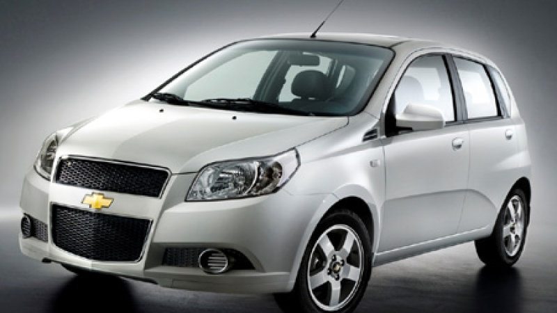 silver Chevy Aveo