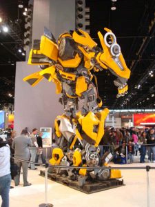 Bumblebee giant robot 