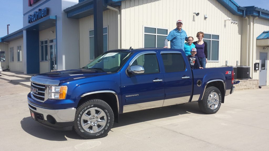 Daniel Robison & Family with their 2013 GMC Sierra