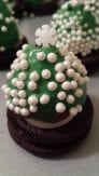 cupcake that looks like a Christmas tree