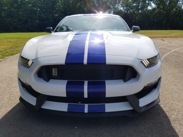 2016 Ford Mustang Shelby GT350 front view