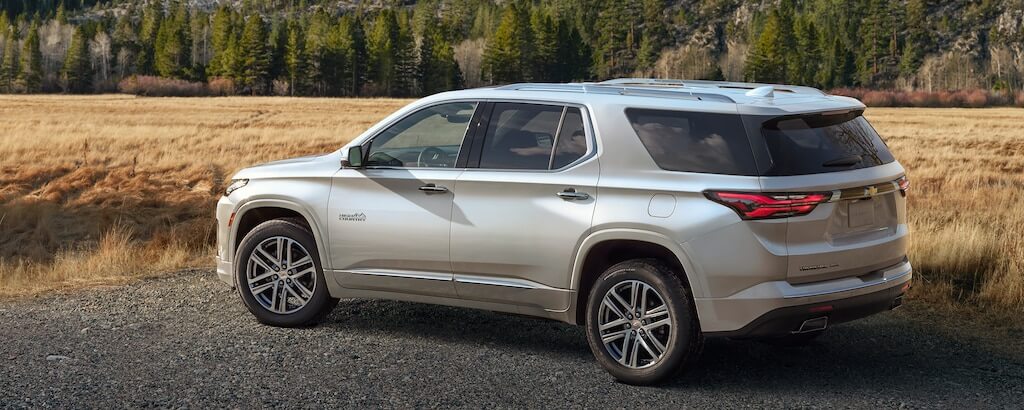 2021 Traverse side view