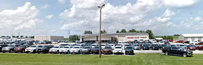 Chrysler Dealer near Dyersville Iowa