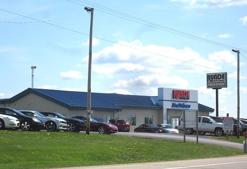 Dealership selling used cars near Darlington Wisconsin