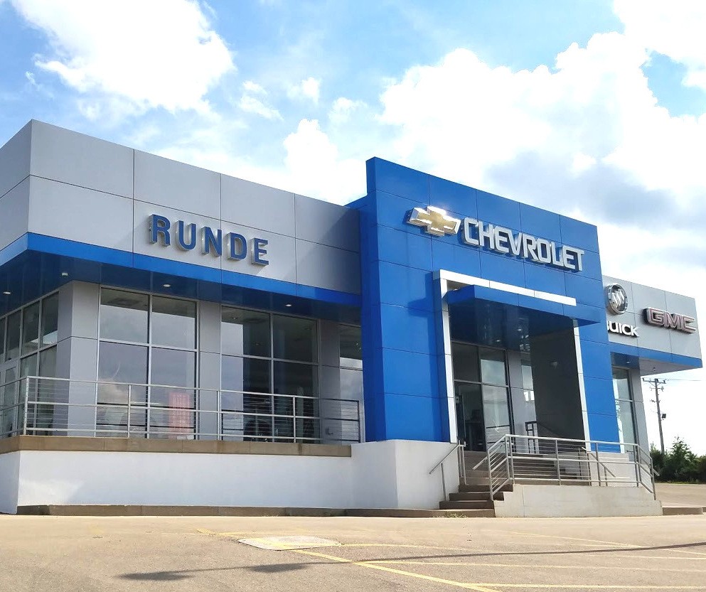 Runde Platteville dealership showroom