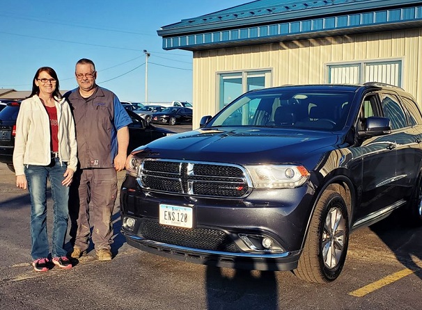 Congratulations to Alesia and Scott of Dubuque who purchased their new Dodge Durango from the Runde PreDriven dealership.