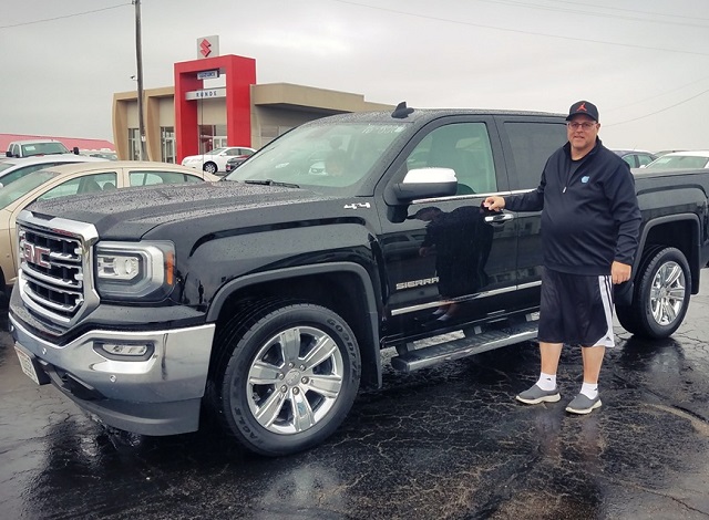 Vern L. from Dodgeville Wisconsin purchased this sharp GMC Sierra 1500 crew cab at Runde PreDriven